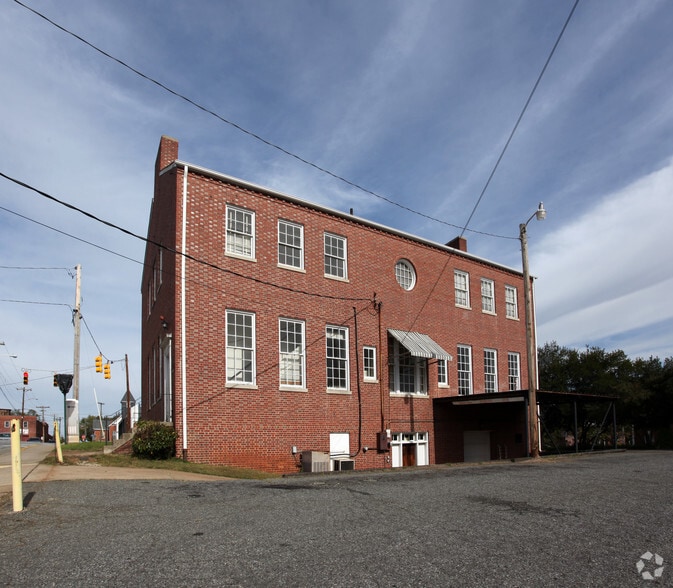 More Photos Of 1 S Salisbury St, Lexington Office For Lease