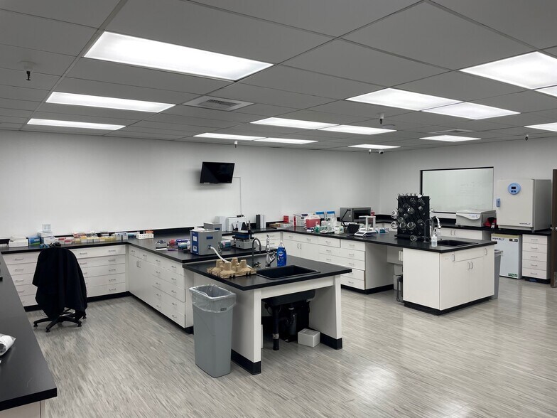 More Photos Of 3959-3971 Commerce Dr, West Sacramento Warehouse For Sale