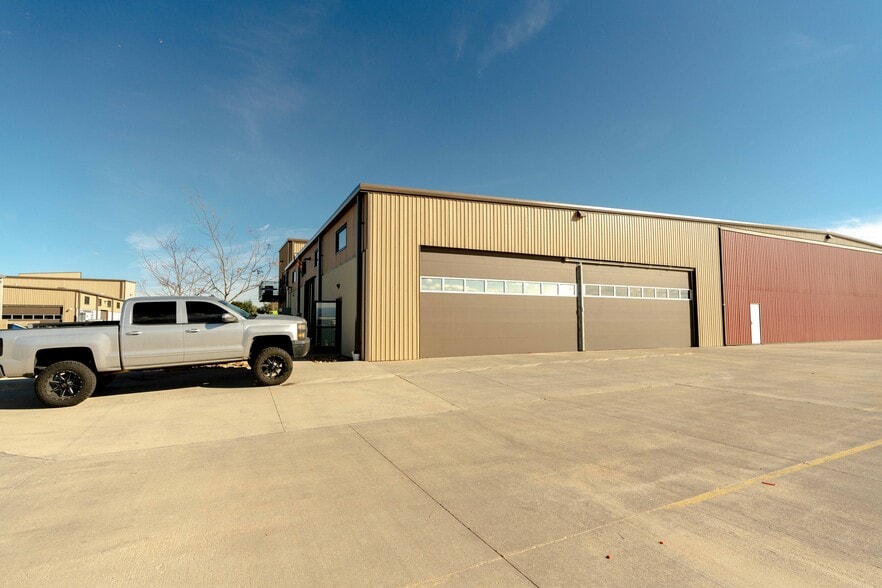 More Photos Of 3000 Airport Dr, Erie Light Manufacturing For Sale