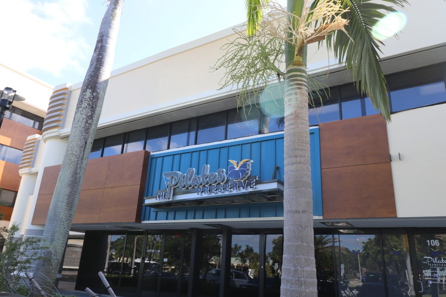 More Photos Of 4400 N Federal Hwy, Boca Raton General Retail For Lease