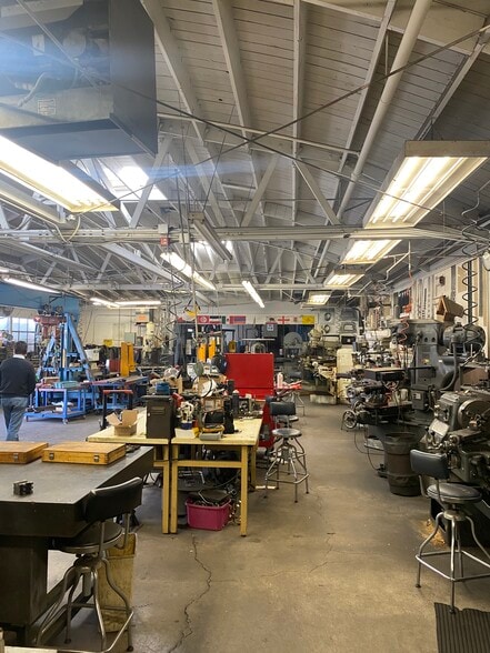 More Photos Of 9128 Rose St, Bellflower Manufacturing For Lease