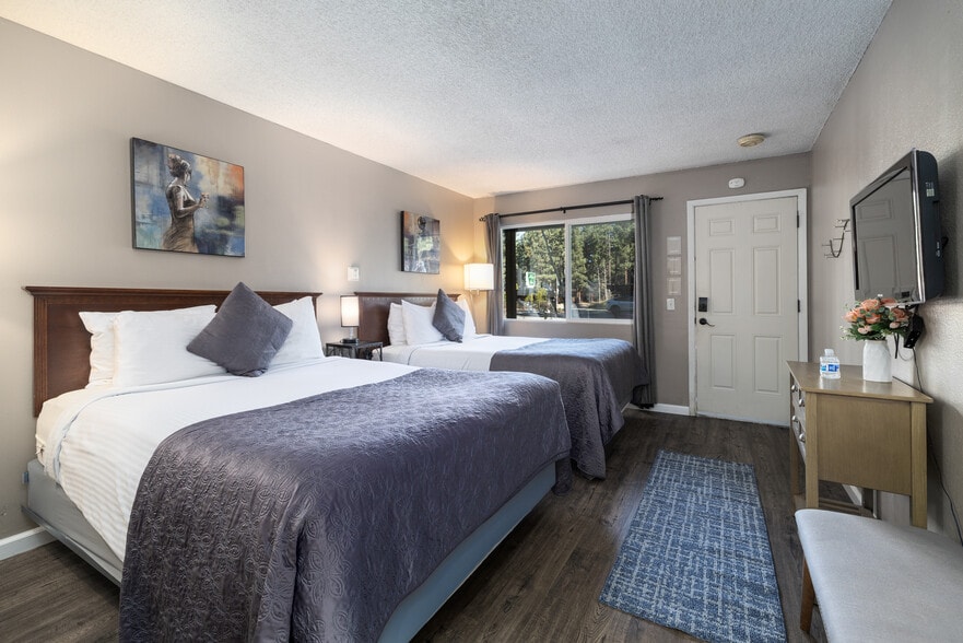 More Photos Of 1072 Ski Run Blvd, South Lake Tahoe Hotel For Sale