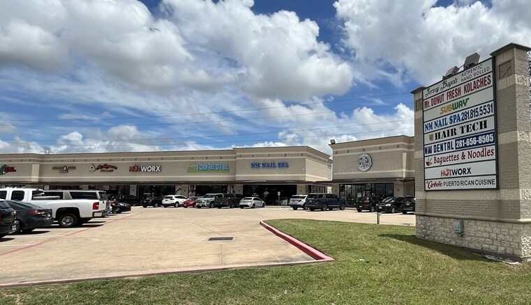 More Photos Of 9522 Huffmeister Rd, Houston Storefront Retail Office For Sale