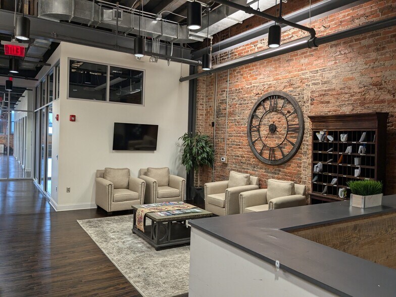 More Photos Of 116 E Main St, Rock Hill Office For Lease