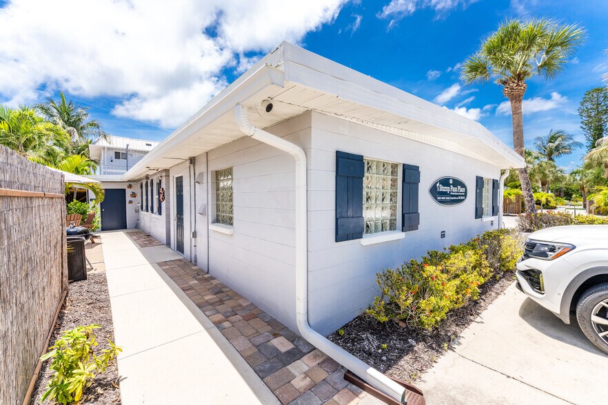 More Photos Of 1130 Gulf Blvd, Englewood Apartments For Sale