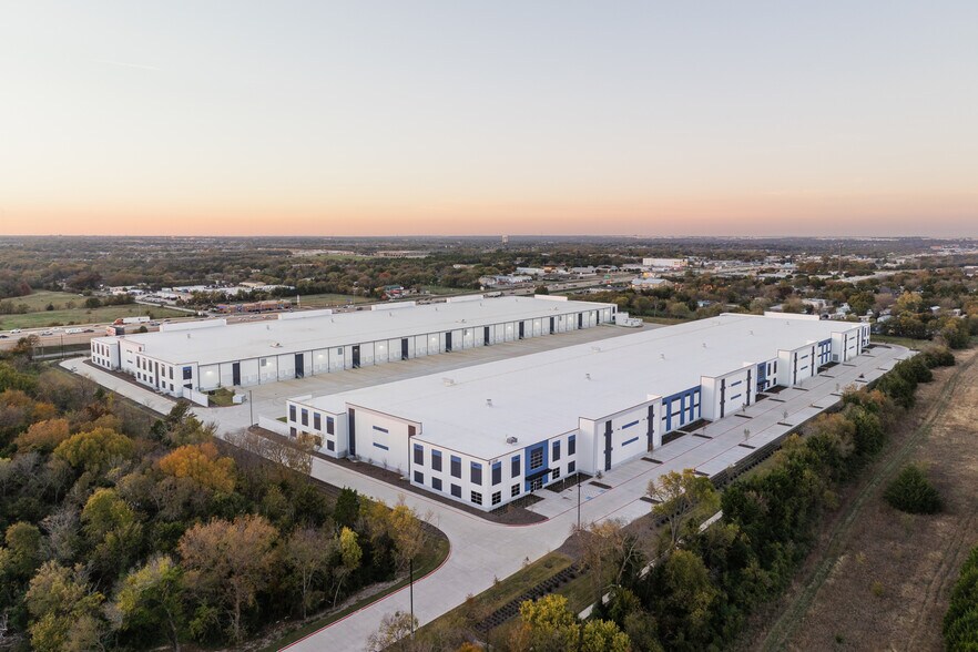 More Photos Of 1800 South I-35E Hwy, Lancaster Industrial For Lease