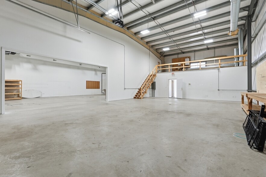 More Photos Of 9 Whalley Way, Southwick Warehouse For Lease