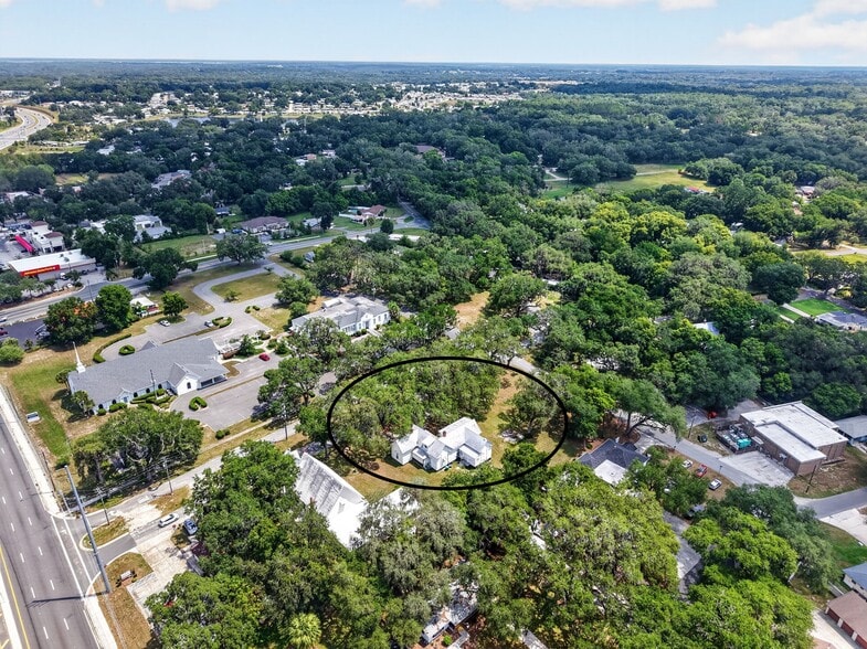 More Photos Of 112 W McClendon St, Lady Lake Office For Sale