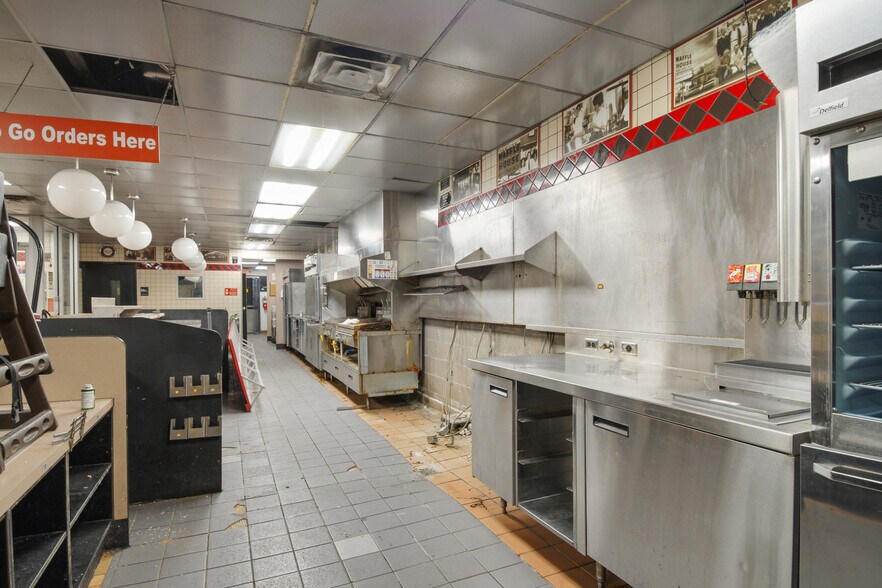 More Photos Of 2940 Elysian Flds, New Orleans General Retail For Sale