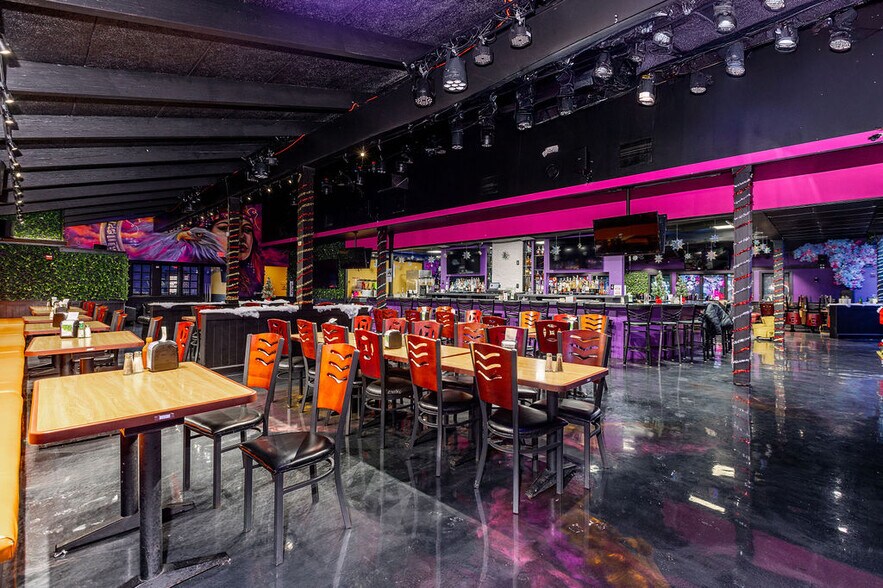 More Photos Of 1805 W 1st St, Springfield Restaurant For Sale