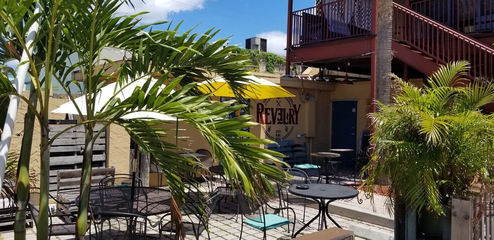More Photos Of 17-25 S J St, Lake Worth Restaurant For Sale