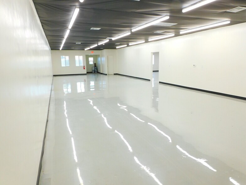 More Photos Of 409-413 N Chester Ave, Bakersfield Auto Repair For Lease