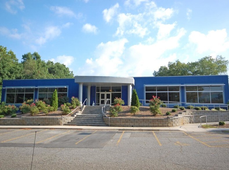 Primary Photo Of 210 Charlois Blvd, Winston-Salem Office For Lease