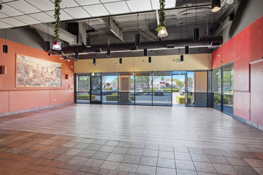 More Photos Of 1601-1617 Bellevue Rd, Atwater Restaurant For Lease