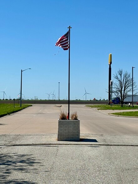 More Photos Of 104 Enterprise Dr, Chenoa Manufactured Housing Mobile Home Park For Sale