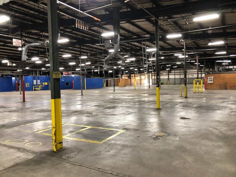 More Photos Of 1115 Farrington St SW, Conover Manufacturing For Lease
