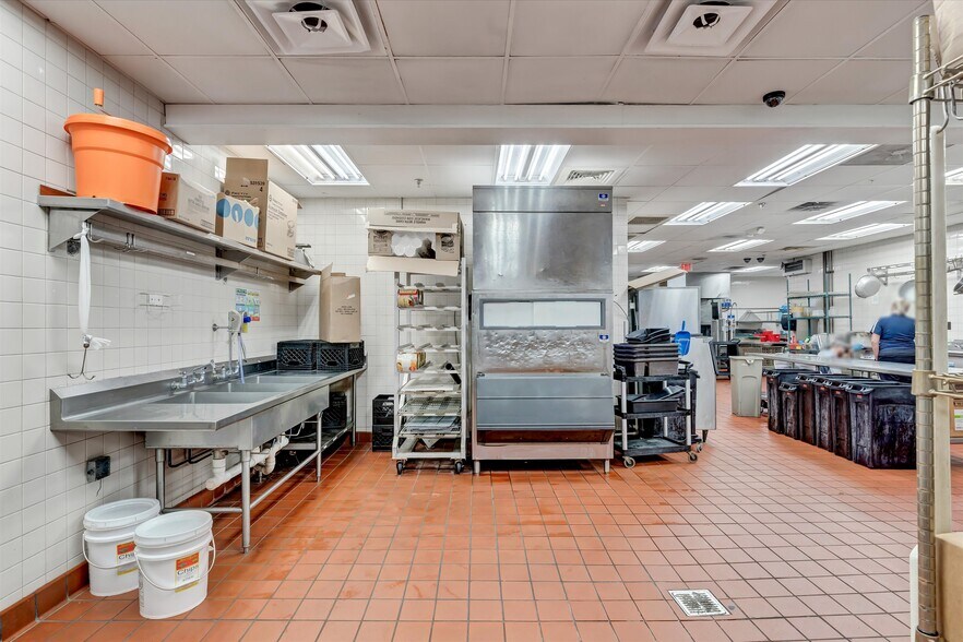 More Photos Of 2794 Parkway, Pigeon Forge Restaurant For Lease