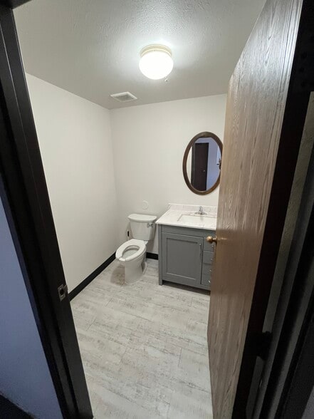 More Photos Of 1150-1162 S Lipan St, Denver Light Manufacturing For Lease