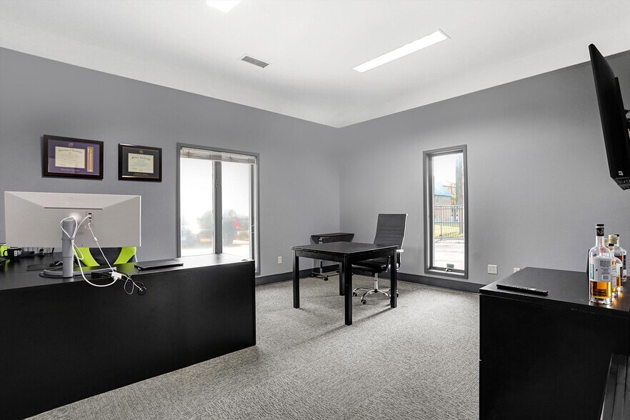 More Photos Of 615 Russell Ave, Indianapolis Medical For Sale