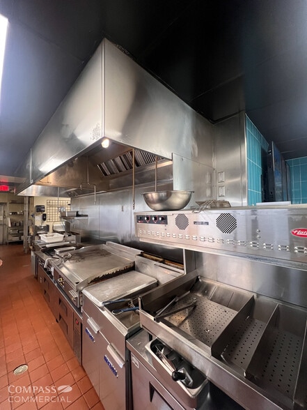 More Photos Of 805 NE 3rd St, Bend Restaurant For Lease