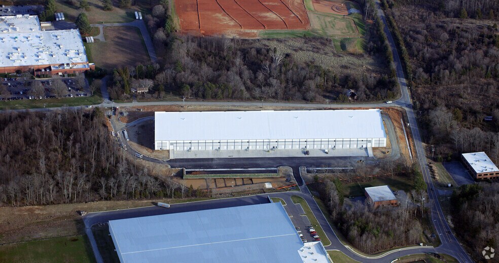 More Photos Of 780 Pegg Rd, Greensboro Warehouse For Lease