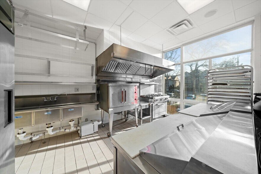 More Photos Of 2401 Pennsylvania Ave, Wilmington Apartments For Sale