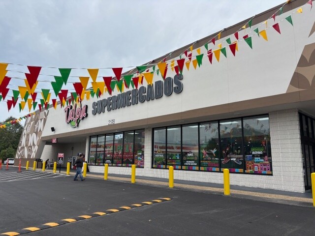 More Photos Of 2518 E Walnut Ave, Dalton Freestanding For Lease