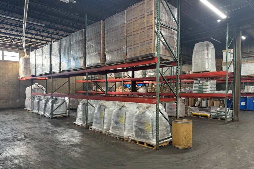 More Photos Of 223 Westhampton Ave, Capitol Heights Warehouse For Lease