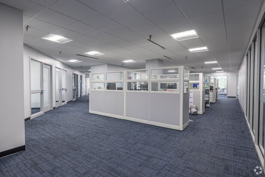 More Photos Of 6401 Golden Triangle Dr, Greenbelt Office For Lease
