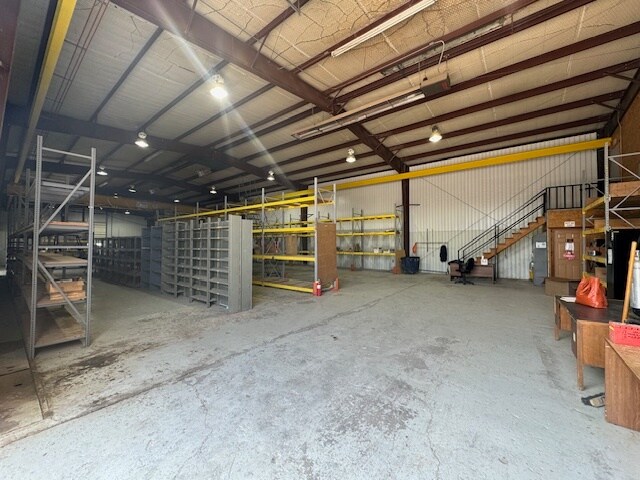 More Photos Of 112 Western St, Pampa Manufacturing For Lease