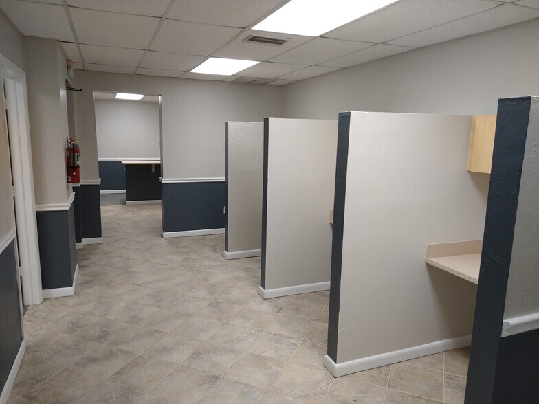 More Photos Of 6238 Presidential Ct, Fort Myers Medical For Sale