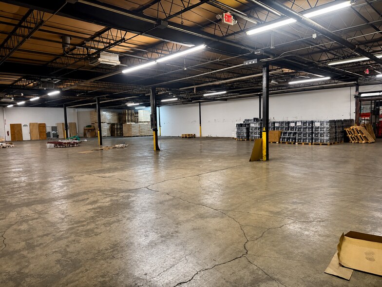 More Photos Of 191 Hanse Ave, Freeport Warehouse For Sale