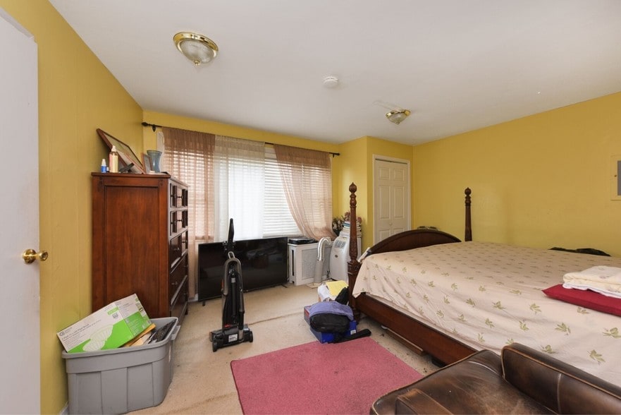 More Photos Of 50 Hillside Ave, Williston Park Storefront For Sale