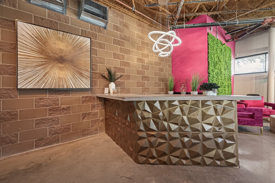 More Photos Of 4817 Main St, Houston Office For Lease