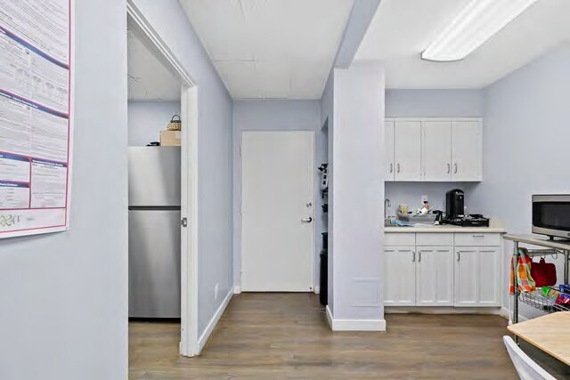 More Photos Of 1461 E Chevy Chase Dr, Glendale Office For Sale