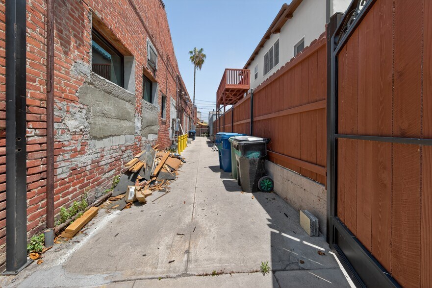 More Photos Of 2916-2927 W Vernon Ave, Los Angeles Storefront Retail Office For Lease