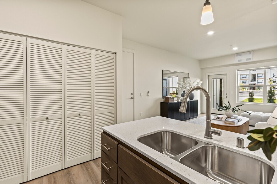 More Photos Of 7011 NE 126th St, Vancouver Apartments For Sale