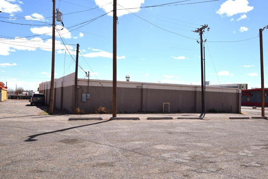 More Photos Of 301 E Pine St, Deming Freestanding For Sale