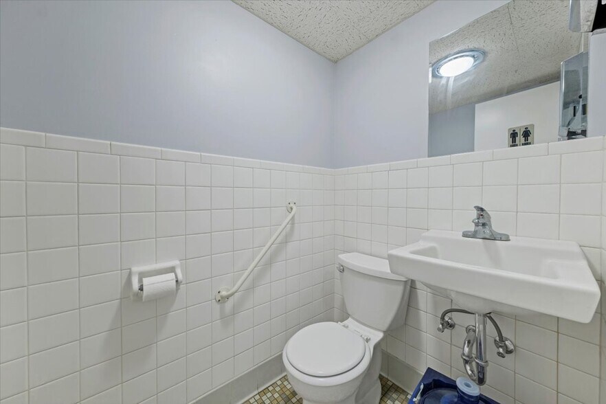 More Photos Of 40 Sunset Ridge Rd, New Paltz Medical For Sale