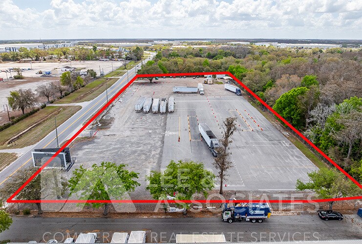 More Photos Of 9722 Boggy Creek Road, Orlando Industrial For Lease
