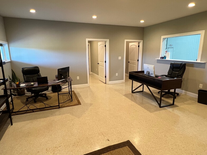 More Photos Of 3700 Dover Rd, Woodlawn Warehouse For Lease