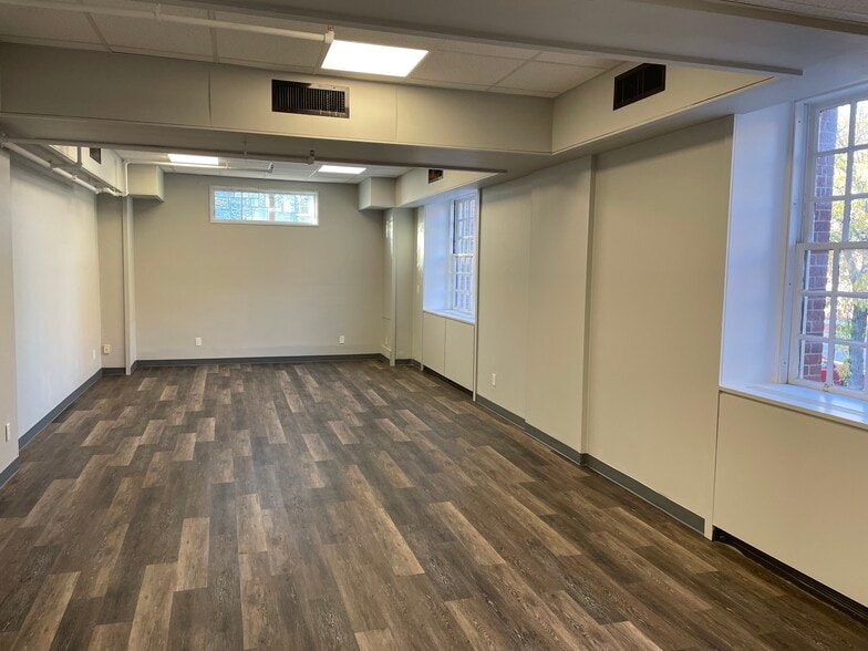 More Photos Of 39 John St, Lowell Office For Lease