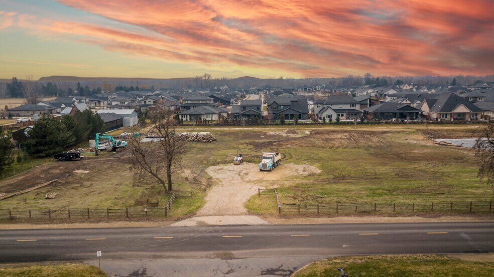 More Photos Of 7595 W Moon Valley Rd, Eagle Land For Sale