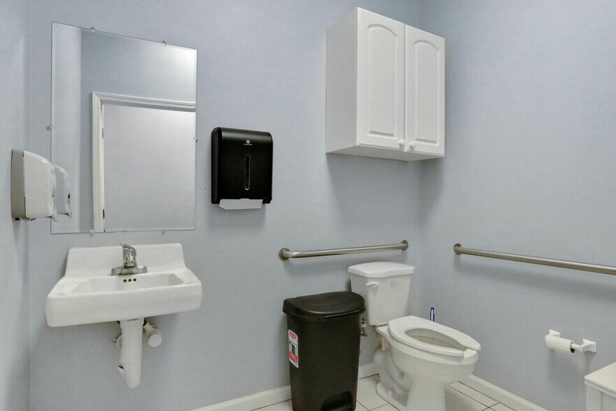 More Photos Of 12428 San Jose Blvd, Jacksonville Office For Sale