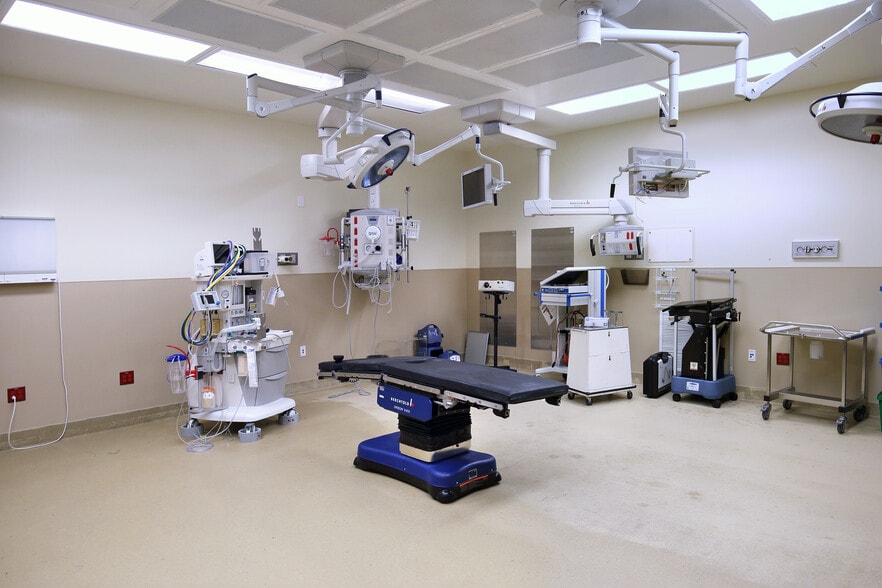 More Photos Of 1905 Doctors Hospital Dr, Bridgeport Healthcare For Sale