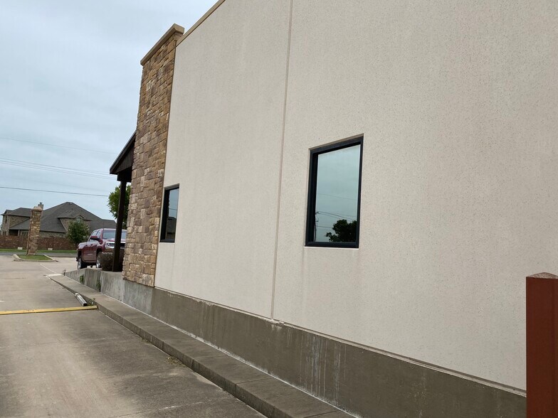 More Photos Of 3271 FM 663, Midlothian Storefront Retail Office For Lease