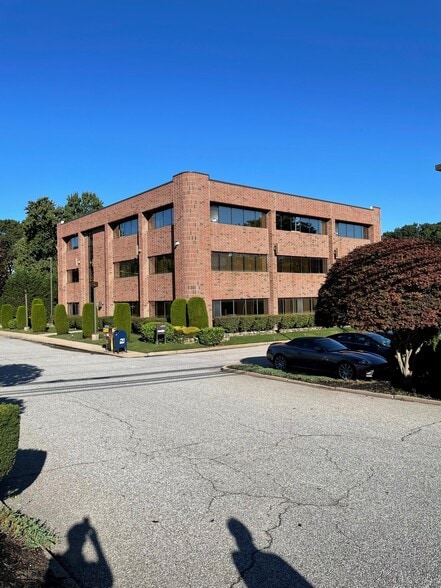 More Photos Of 207 Quaker Ln, West Warwick Office For Lease