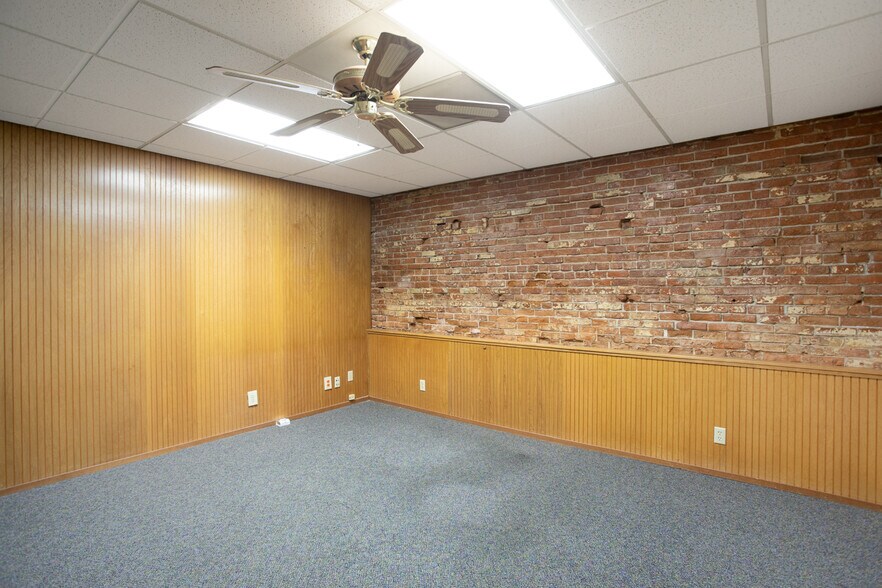 More Photos Of 310-312 1st St, Marysville Office Residential For Lease
