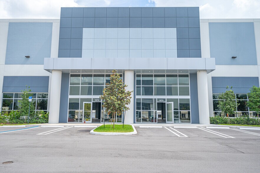 More Photos Of 1620 NW 215th St, Miami Gardens Unknown For Lease