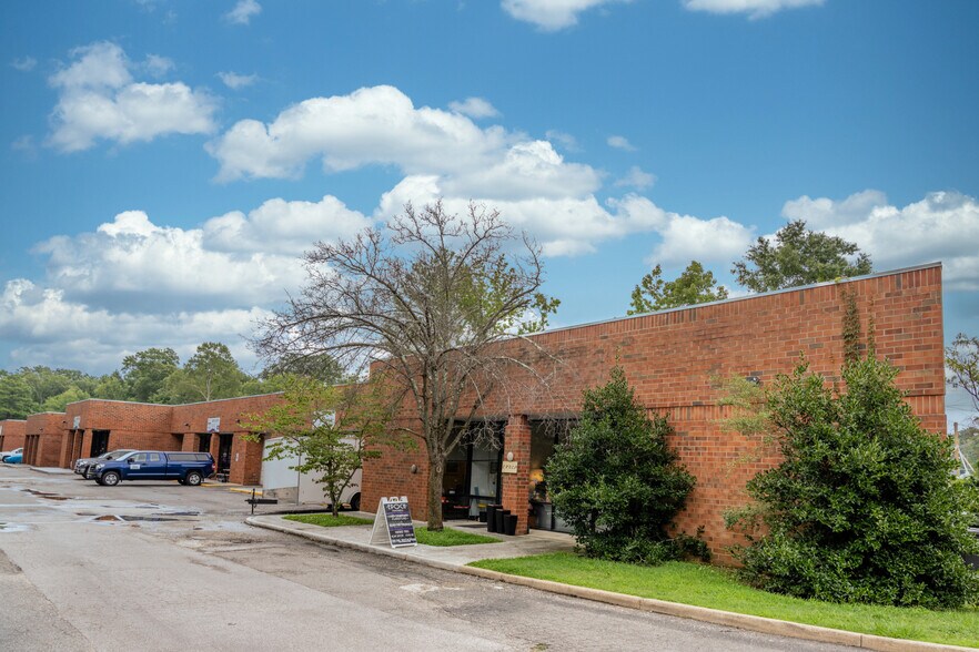 More Photos Of 6290 Old Warwick Rd, Richmond Light Manufacturing For Lease